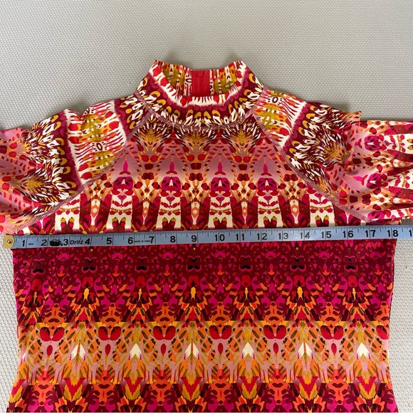 Garnet Hill Pink Geo Print Rash Guard Size Medium - Picture 3 of 9